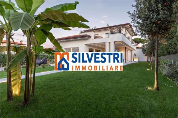 casa indipendente in vendita a Benevento in zona Centro Storico