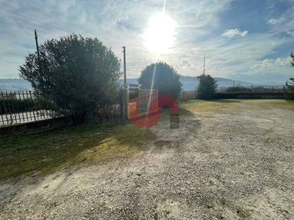 locale commerciale in vendita a Benevento