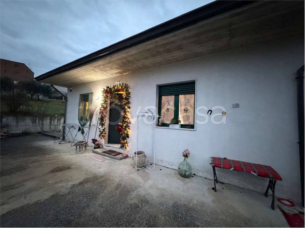 casa indipendente in vendita a Benevento in zona Centro Storico