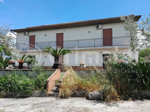 casa indipendente in vendita a Benevento in zona Ferrovia
