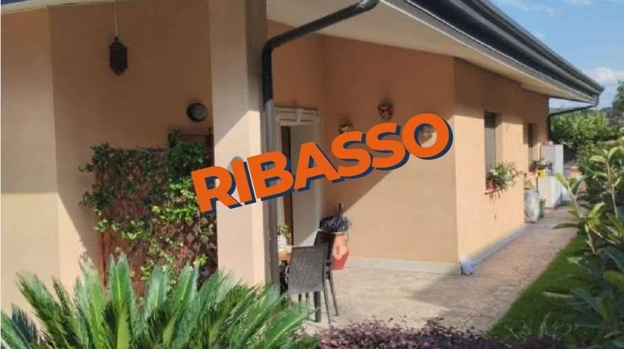 casa indipendente in vendita a Benevento in zona Centro Storico