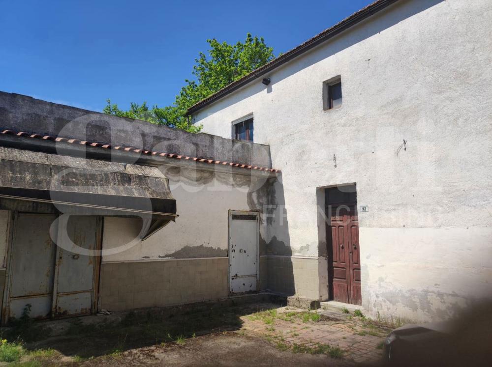 casa indipendente in vendita a Benevento in zona Centro Storico