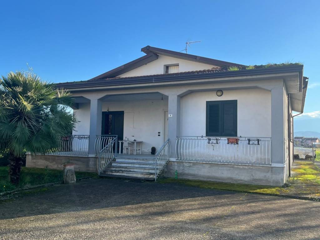 casa indipendente in vendita a Benevento in zona San Vitale