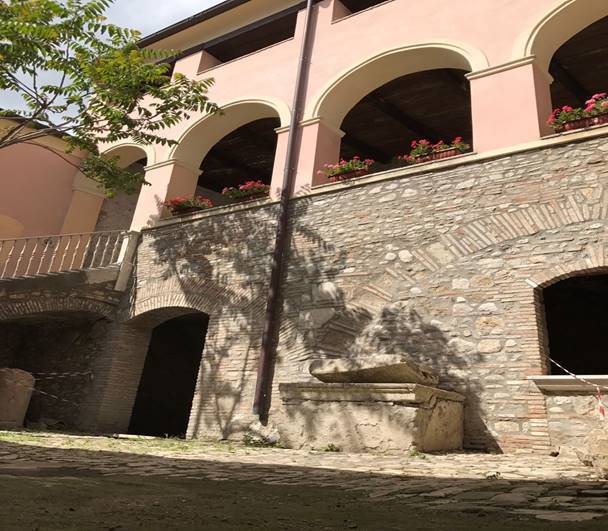 intera palazzina in vendita a Benevento in zona Centro Storico