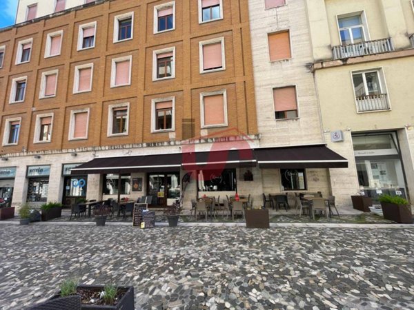 negozio in vendita a Benevento in zona Centro Storico