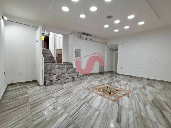 negozio in vendita a Benevento in zona Centro Storico