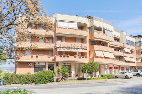 locale commerciale in vendita a Benevento