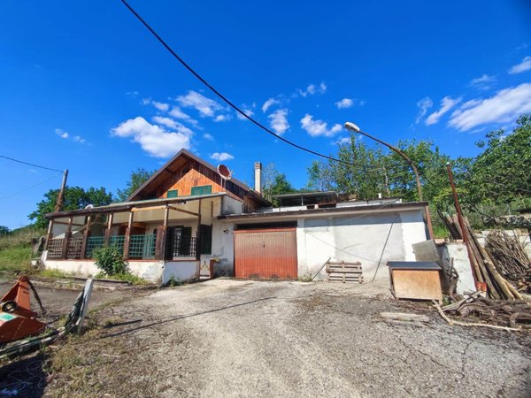 casa indipendente in vendita a Benevento