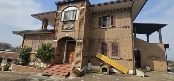 casa indipendente in vendita a Benevento in zona San Liberatore