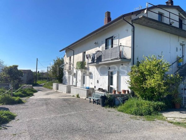 casa indipendente in vendita a Benevento in zona San Francesco
