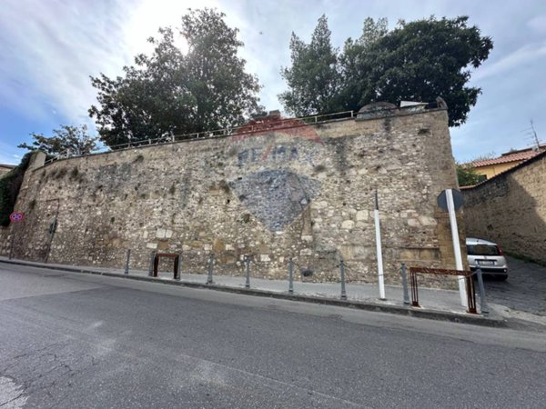 casa indipendente in vendita a Benevento in zona Centro Storico