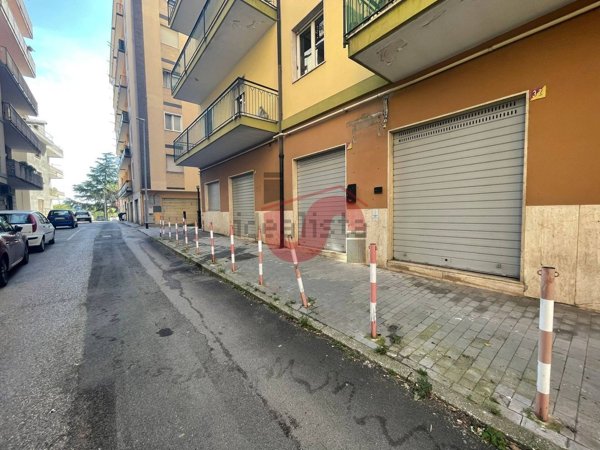 ufficio in vendita a Benevento in zona Pacevecchia