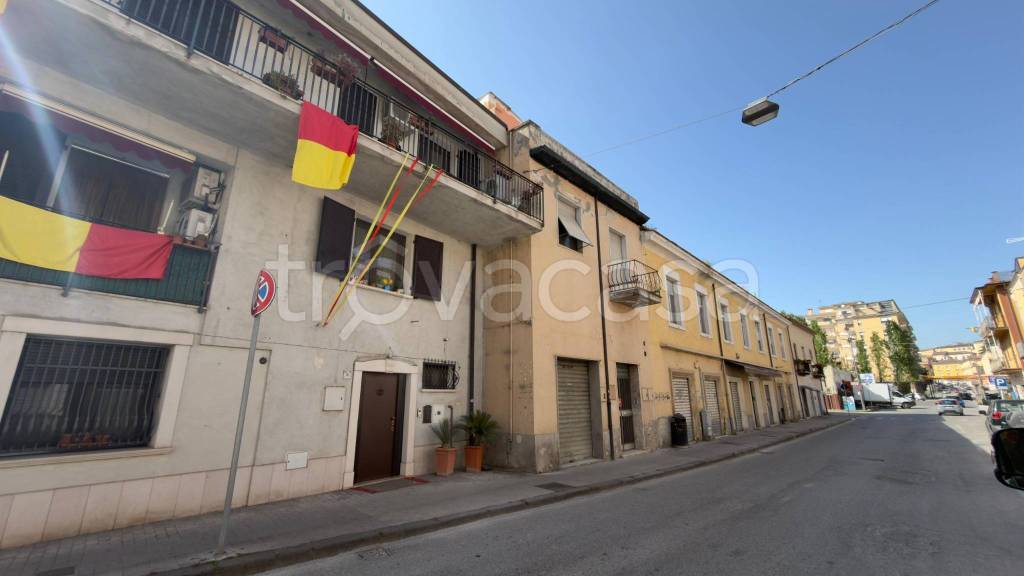 casa indipendente in vendita a Benevento in zona Libertà