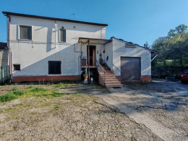 casa semindipendente in vendita a Benevento in zona Libertà