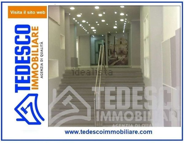 locale commerciale in vendita a Benevento