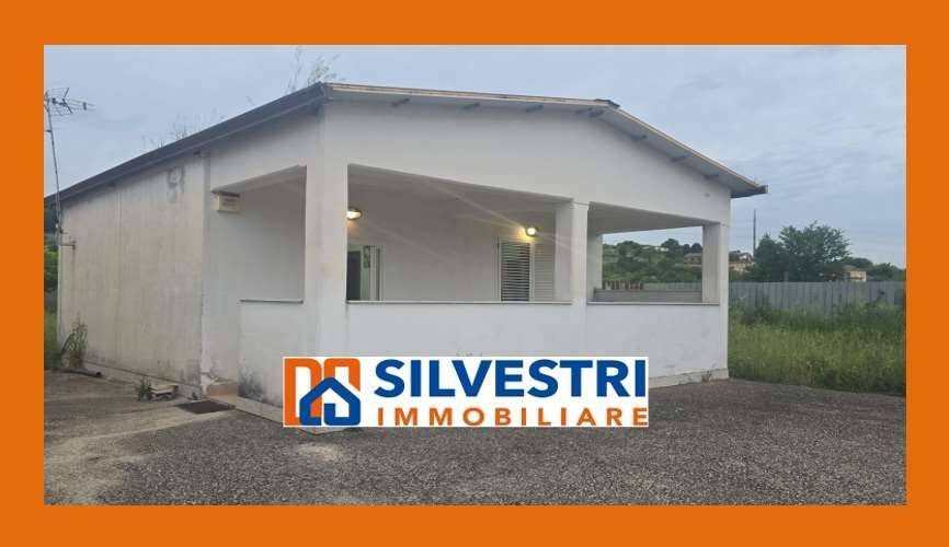 casa indipendente in vendita a Benevento in zona Centro Storico