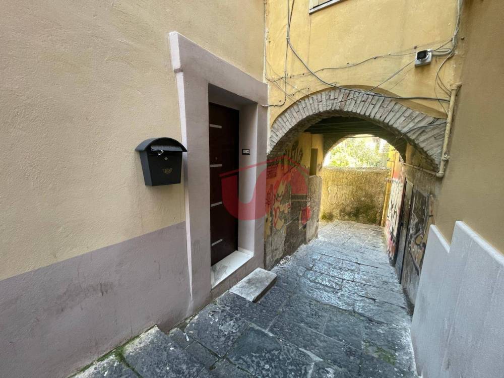 casa indipendente in vendita a Benevento in zona Centro Storico