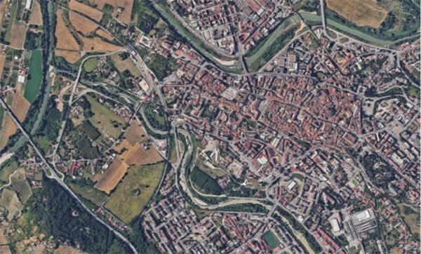negozio in vendita a Benevento in zona Centro Storico