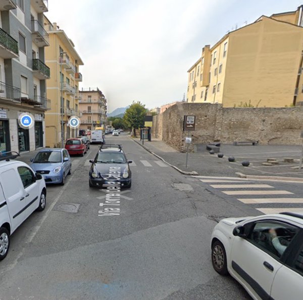 negozio in vendita a Benevento in zona Centro Storico