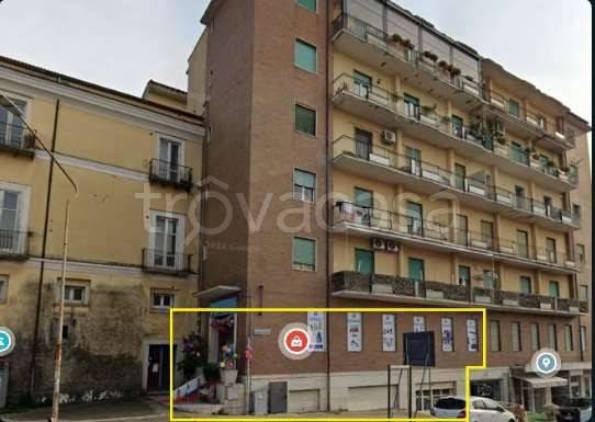 negozio in vendita a Benevento in zona Centro Storico