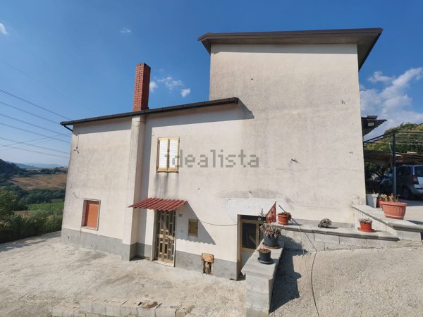 casa indipendente in vendita a Benevento in zona Epitaffio