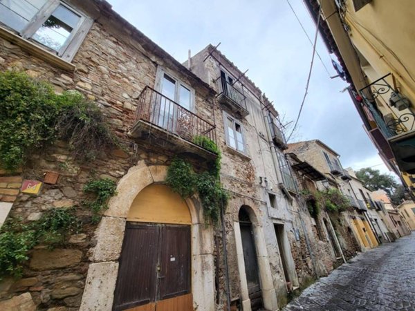 intera palazzina in vendita a Benevento in zona Centro Storico