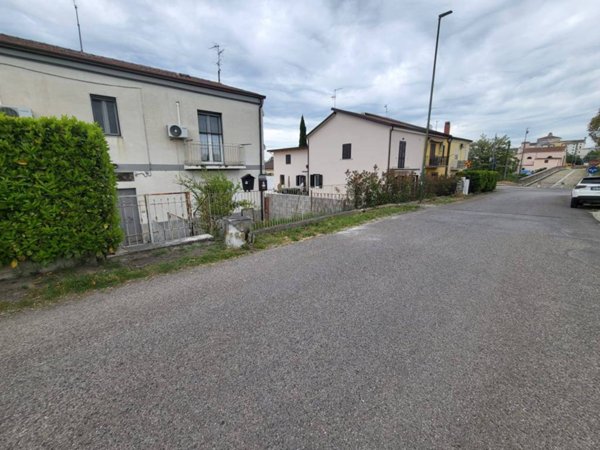 intera palazzina in vendita a Benevento in zona Libertà
