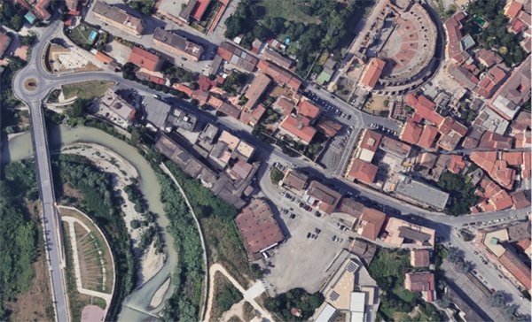 negozio in vendita a Benevento in zona Centro Storico