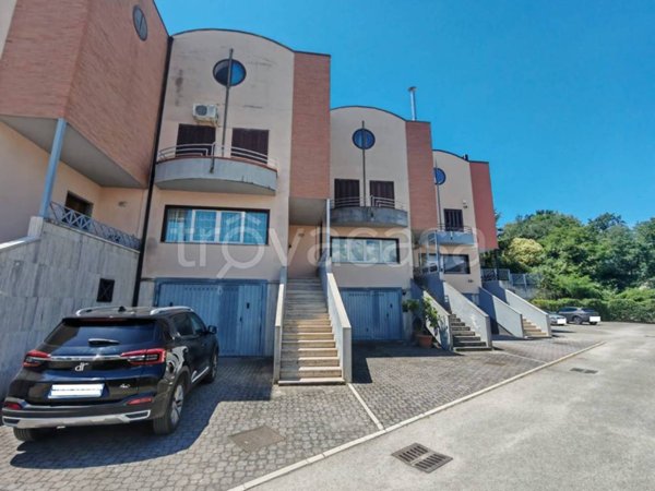 casa indipendente in vendita a Benevento in zona Mellusi / Atlantici