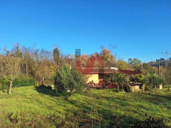 casa indipendente in vendita a Benevento in zona Ponte Tavole