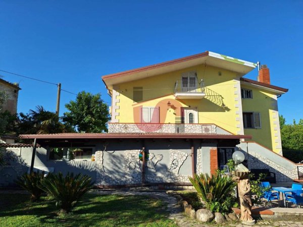 casa indipendente in vendita a Benevento in zona Epitaffio