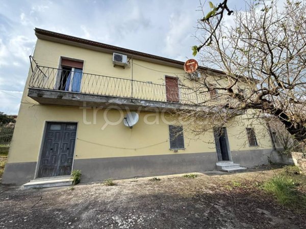 casa indipendente in vendita a Benevento in zona Sant'Angelo di Sotto