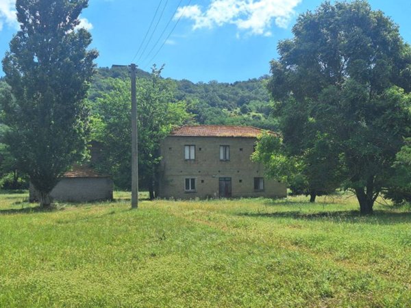 casa indipendente in vendita a Benevento in zona Porta Rufina