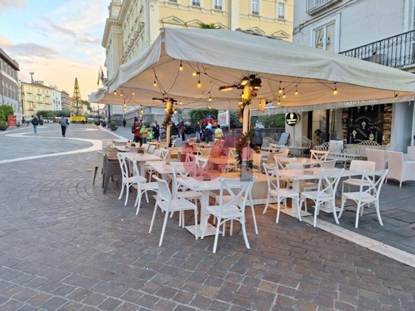negozio in vendita a Benevento in zona Centro Storico