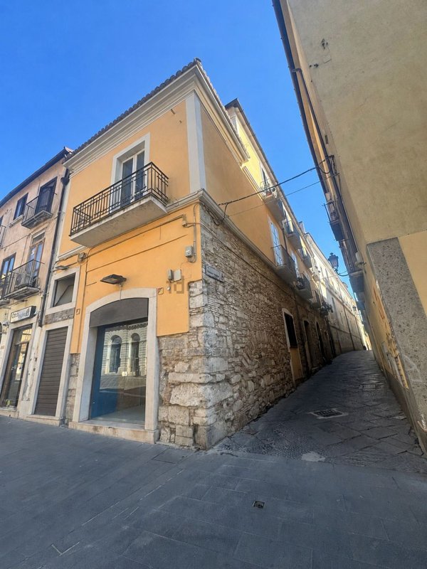 appartamento in vendita a Benevento in zona Libertà