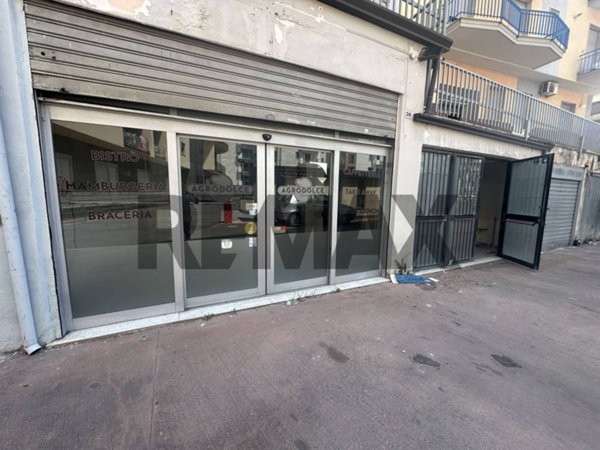 locale commerciale in vendita a Benevento in zona Mellusi / Atlantici