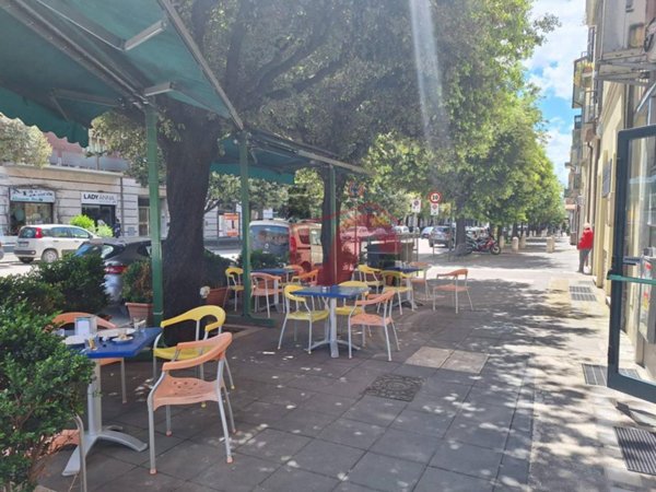 negozio in vendita a Benevento in zona Ferrovia