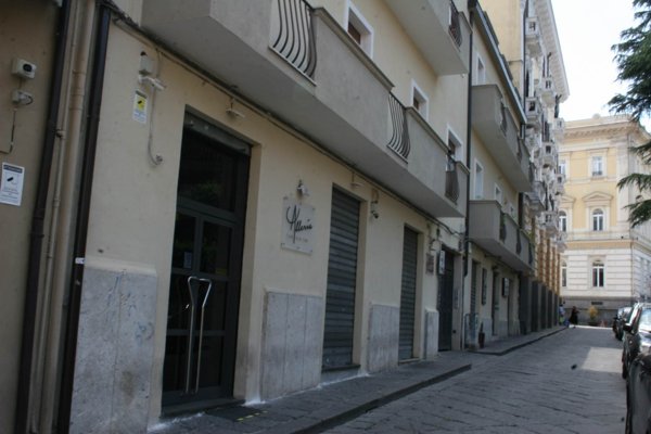 negozio in vendita a Benevento in zona Centro Storico