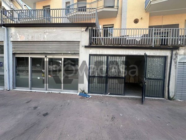 negozio in vendita a Benevento in zona Mellusi / Atlantici