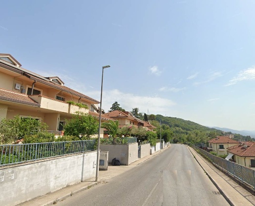 casa indipendente in vendita a Benevento in zona Pacevecchia