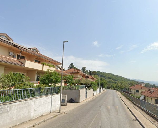 casa indipendente in vendita a Benevento in zona Pacevecchia