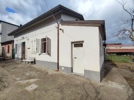 casa indipendente in vendita a Benevento in zona Libertà