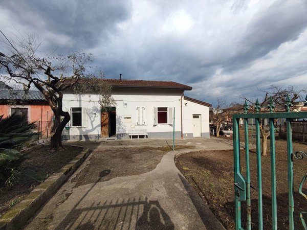 casa indipendente in vendita a Benevento in zona Libertà