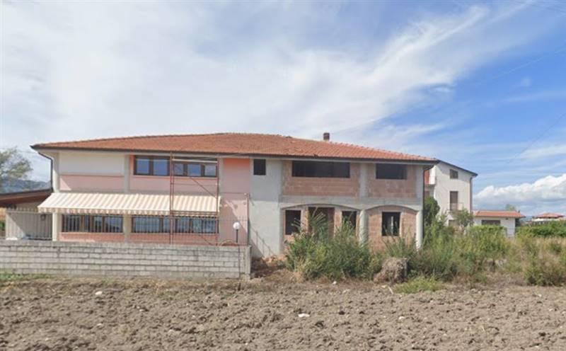 casa indipendente in vendita a Benevento in zona Ferrovia