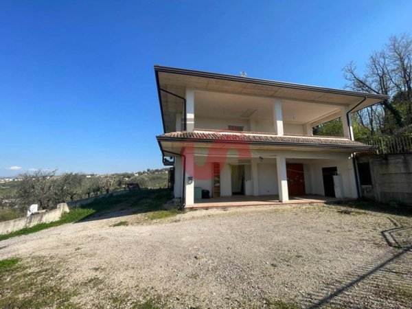 casa indipendente in vendita a Benevento in zona Epitaffio