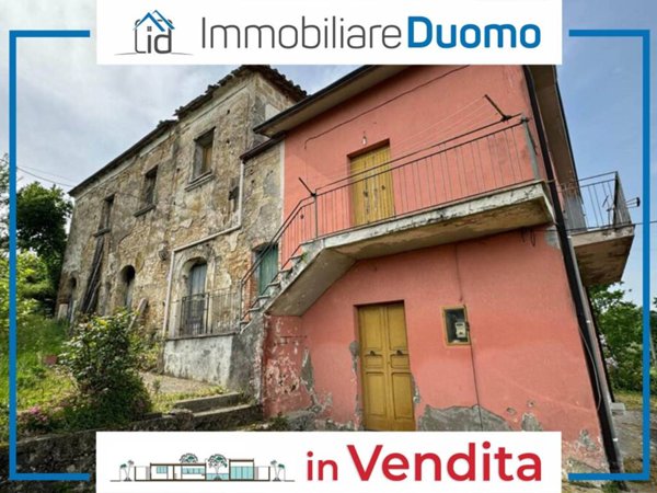 casa indipendente in vendita a Benevento in zona Libertà