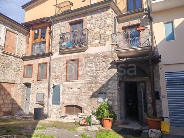 casa indipendente in vendita a Benevento in zona Centro Storico