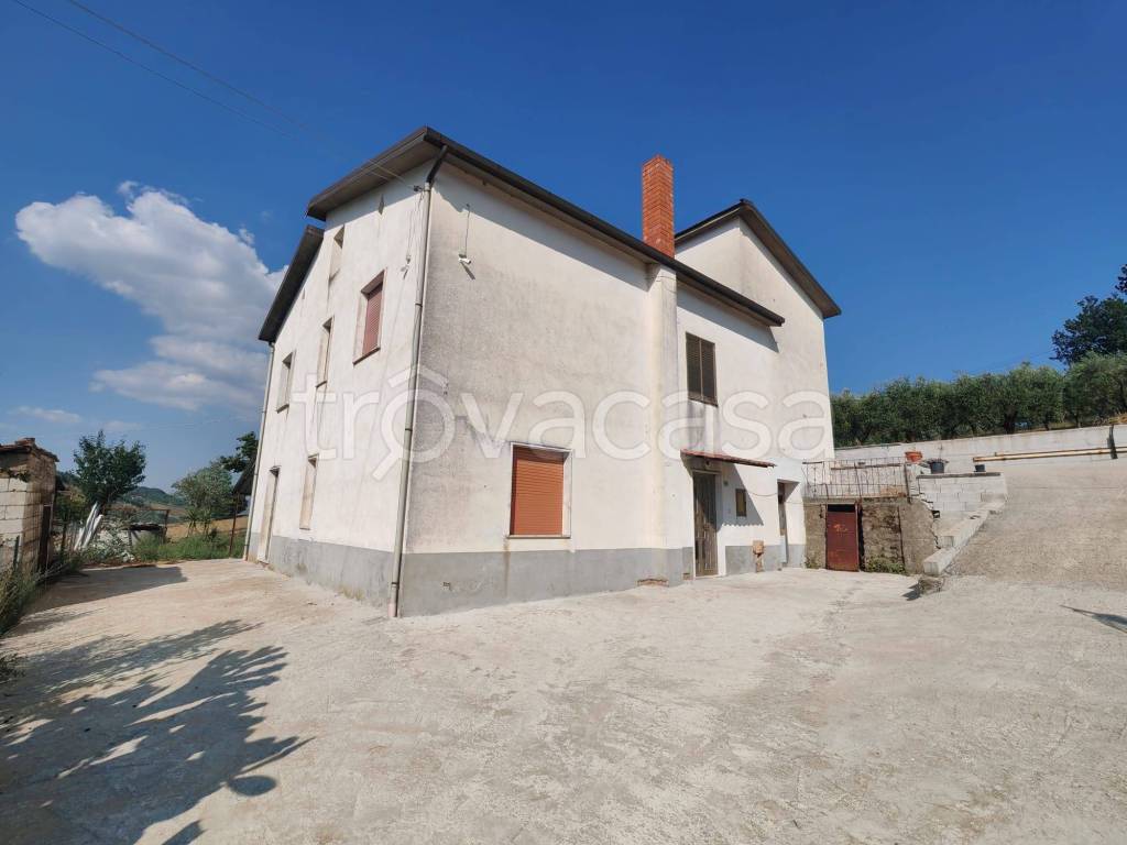 casa indipendente in vendita a Benevento in zona Epitaffio