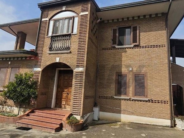 casa indipendente in vendita a Benevento in zona Ponte Tavole