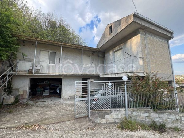 casa indipendente in vendita a Benevento in zona Epitaffio
